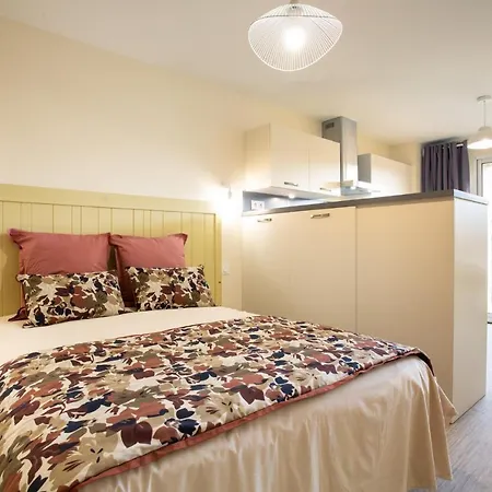 Le Studio, De La Moulinquie